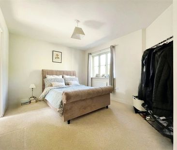 Ormand Close, - Photo 2