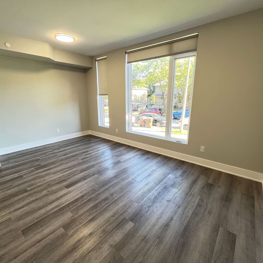 For Lease - 1295 SUMMERVILLE Avenue Unit# 102, Carlington - Central Park, Ontario - Photo 1