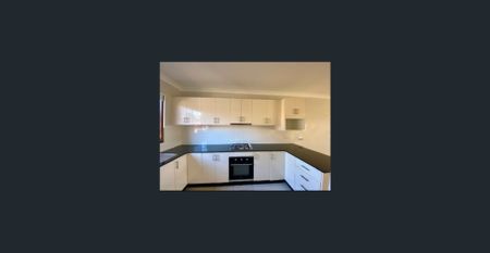 Young and Modern Spacious 3 Bedrooms Brick Townhous 180M2 In Perfect Location - Photo 4