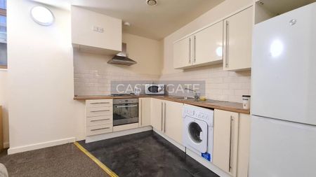 2 bedroom ground floor flat to rent - Photo 3