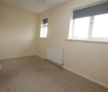 2 bedroom semi-detached house to rent - Photo 3
