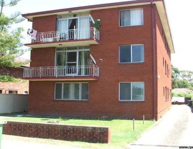 Convenient Location - Photo 1