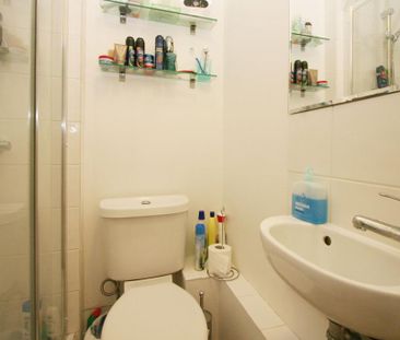 1 bedroom in a flat share to rent - Photo 6