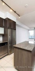 Sherbourne/Wellesley-Bright Spacious 1Bdrm+Den 1Bath & Locker - Photo 4