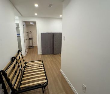 For Lease - 185 Rustle Woods Avenue Unit# BASEMENT, Markham, Ontario - Photo 3