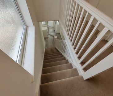 4 Bed Semi-Detached House, Watford Way, NW4 - Photo 3