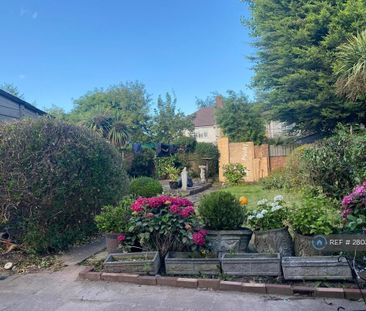 1 bedroom in a house share to rent - Photo 3