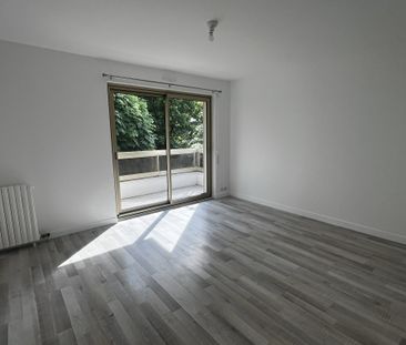 Location Appartement 2 pièces 45m² ST MAUR DES FOSSES 94100 - Photo 5