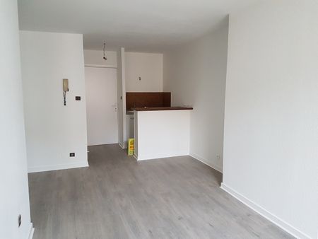 Location Appartement 1 pièce 25m² NANCY 54000 - Photo 2