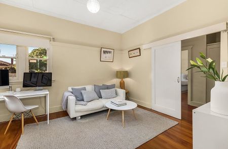 10 Lexia Street, Ashburton VIC 3147 - House For Rent | Domain - Photo 5