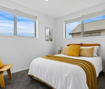 Freestanding Two Bedroom Townhouse - Photo 4