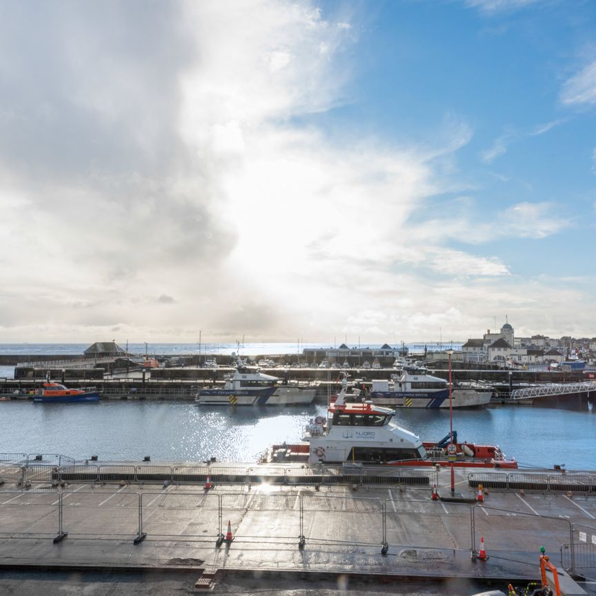 Waveney Road, Lowestoft - Photo 1