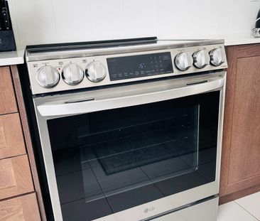 For Lease - 255 Tennant Circle, Vaughan, Ontario - Photo 4