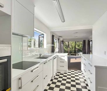 Modern, Light-Filled Living in Parahaki - Photo 3