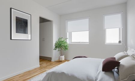 Velbeliggende 3 værelses seniorbolig med stort badeværelse, privat altan og godt fællesskab - Foto 5