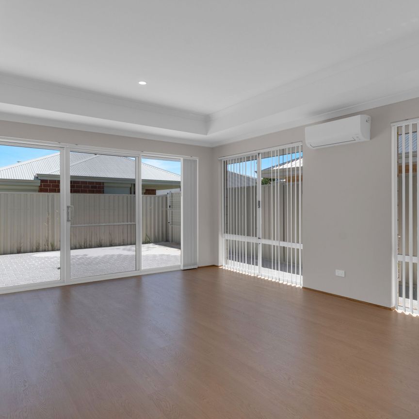 3 x 2 Family Home in Hilbert - Photo 1