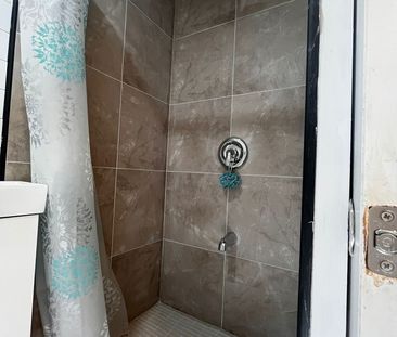 For Lease - 280 Thirtieth Street, Toronto, Ontario - Photo 6