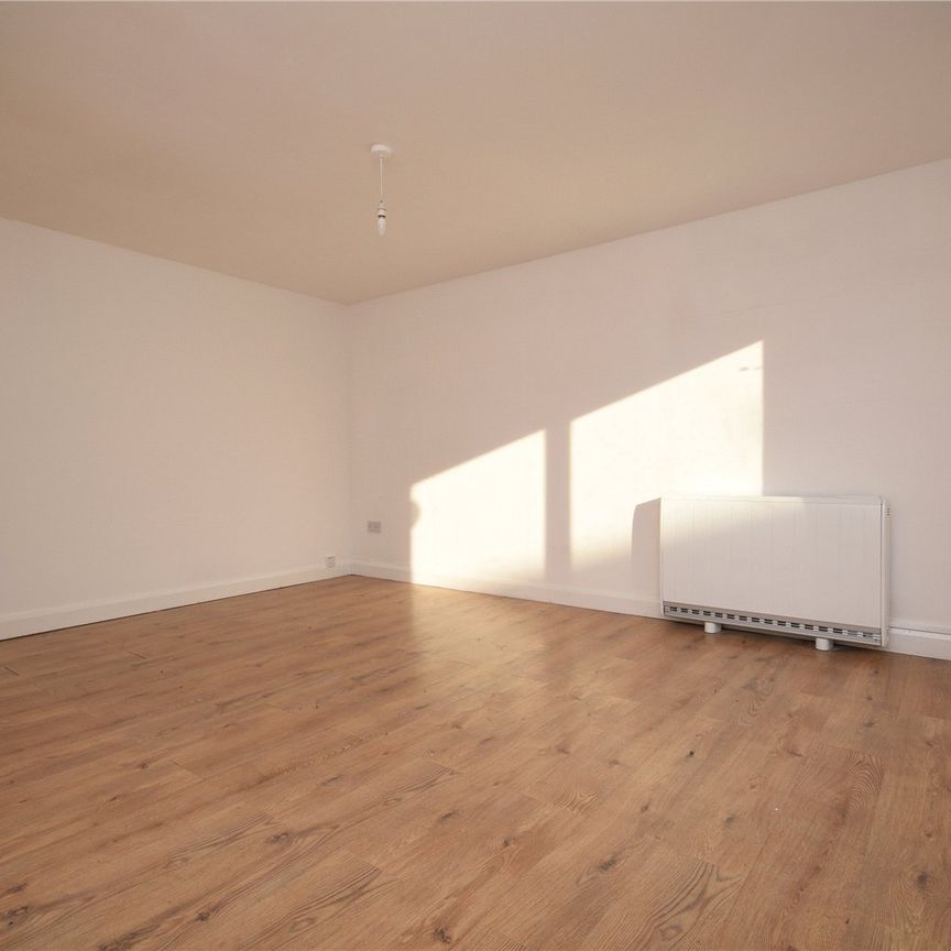 46, Bawn Drive, Leeds, West Yorkshire, LS12 5QN - Photo 1