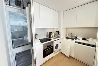 Apartamento T1 mobilado em Miraflores com Vista de Rio, a estrear