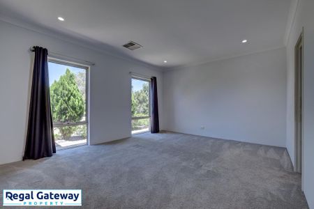 18 Cathedral Link, AUBIN GROVE WA 6164 - Photo 3