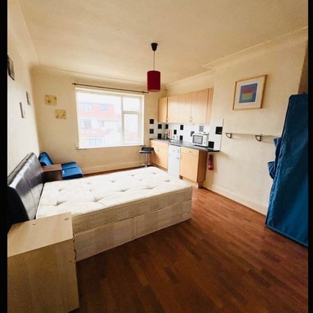 Room in a Shared House, Church Lane, LS15 - Photo 4