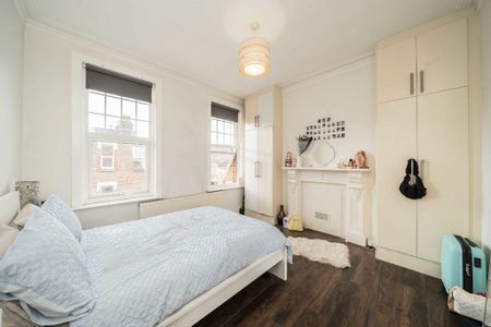3 bedroom flat to rent - Photo 4