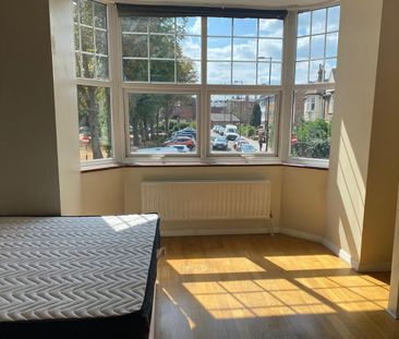 1 Bed Flat, Norbury Crescent, SW16 - Photo 2