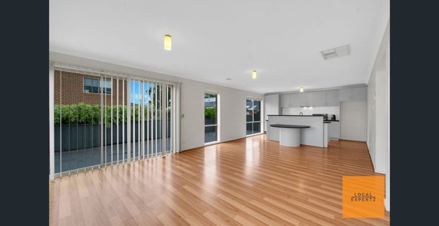 Beautifully presented home in most sought-after neighbourhood! - Photo 1