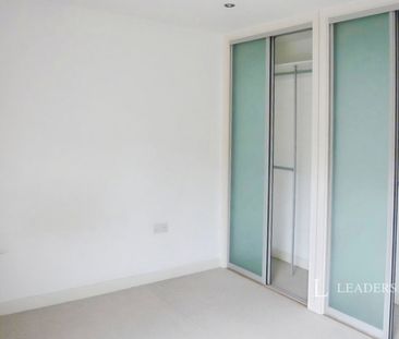 2 bedroom apartment to rent West Street, Brighton, East Sussex, BN1 - Photo 2
