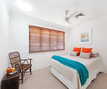4 Coates Street, Mount Louisa QLD 4814 - House For Rent - $520 | Domain - Photo 5