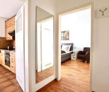 Gemütlich möblierte Wohnung mit Balkon am Zülpicher Platz - Photo 1