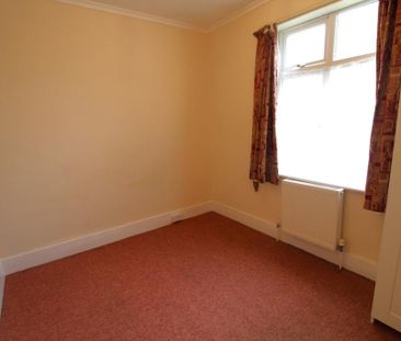 2 bedroom bungalow to rent - Photo 2
