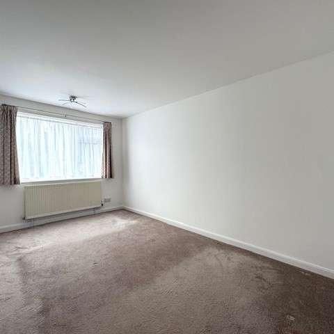 Cornwall Road, Midanbury, Southampton, SO18 - Photo 1