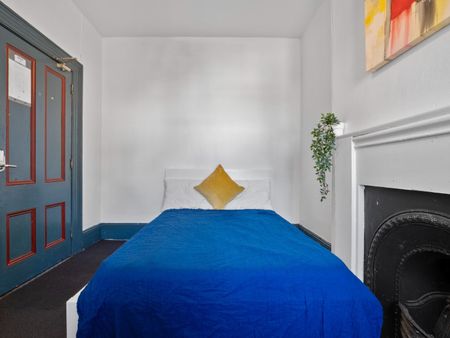 Redfern - Photo 2