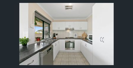 Beautiful Family Home in Seaford! - Photo 2