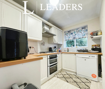 3 bedroom detached house to rent - Photo 5