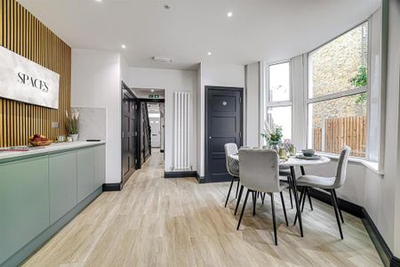 1 bedroom in a house share to rent - Photo 2