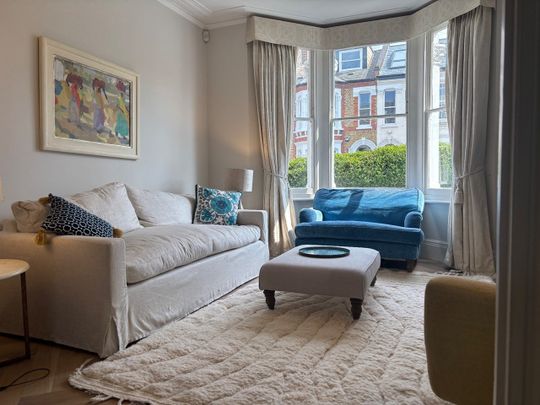 4 Bed Terraced House, Shelgate Road, SW11 - Photo 1