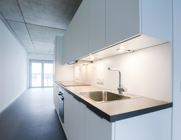 Toll geschnittene Familienwohnung mit einem Gefühl von 4 Zimmern - top ausgestattet in Mitte! - Photo 1