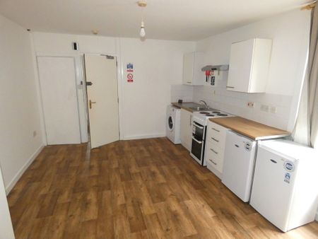 1 bed Apartment - To Let - Photo 3