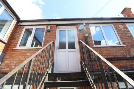 Studio to rent - Photo 3