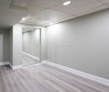 For Lease - 5209 Palomar Crescent, Mississauga, Ontario - Photo 1