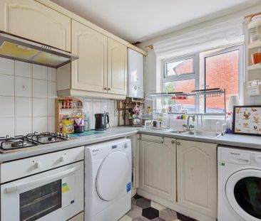 3 bedroom terraced house to rent - Photo 3