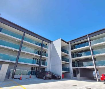 Apartment in Papakura - Photo 2