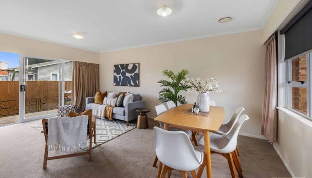 Comfort, Prime Location & Inclusive Outdoor Care - Photo 1