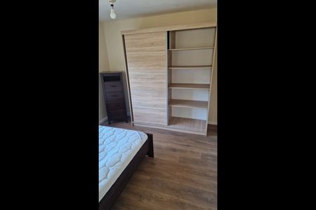 Room in a Shared House, Westminster Ave, CR7 - Photo 3