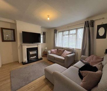 Margaret Close, Staines-upon-thames, TW18 - Photo 4