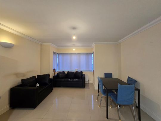 Bennetts Yard, Uxbridge UB8, London - Photo 1