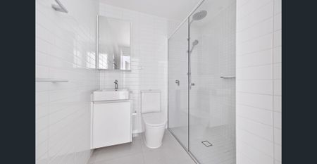 East Aspect courtyard large Living & Sunny - Photo 3