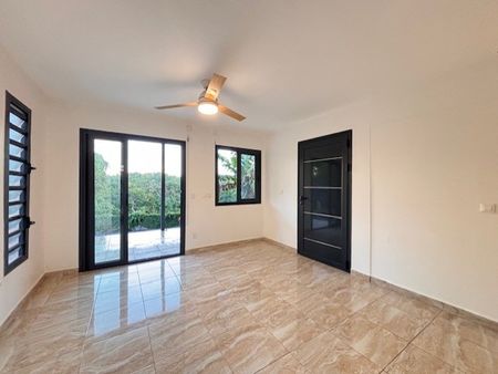 Deux pièces aux Abymes avec votre agence Longfort Immobilier - Photo 4